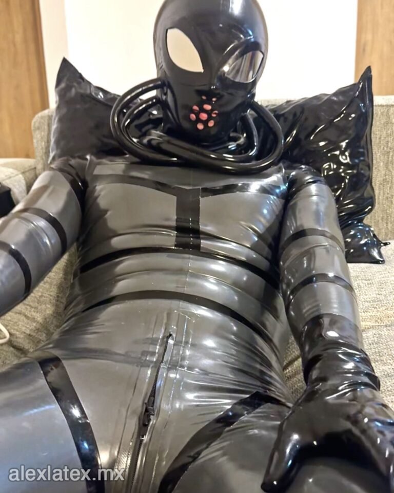 Instagram post from alexlatex.mx. This post is in position 1.